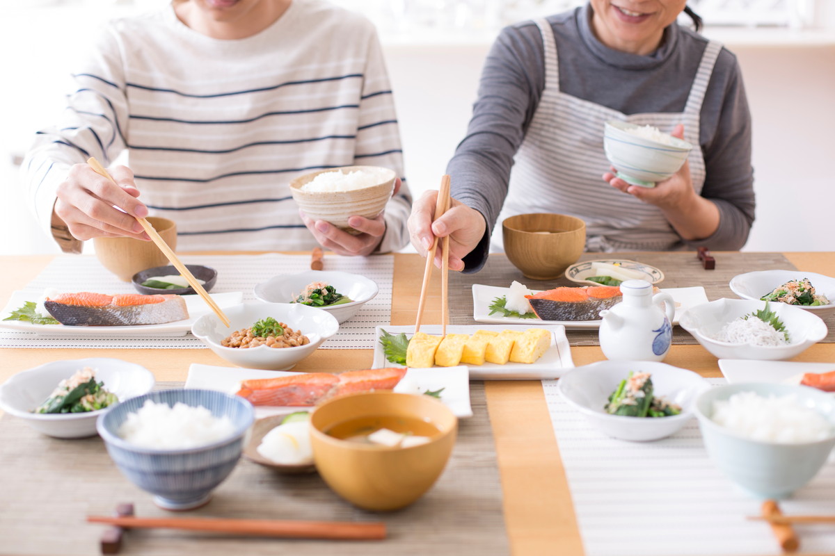 しじみエキスの粉末は天然原料を使ったものを！日本人の食事摂取基準と食生活指針について
